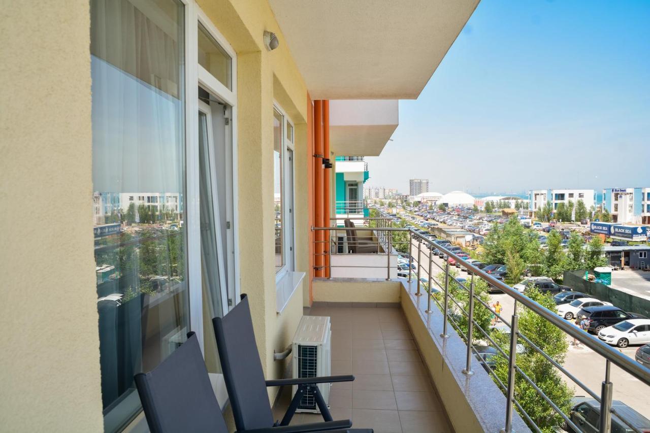 Oceana Summerland Apartment Mamaia Buitenkant foto